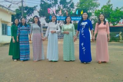 CÔNG ĐOÀN CƠ SỞ TRƯỜNG TH NGÔ THÌ NHẬM HƯỞNG ỨNG TUẦN LỄ ÁO DÀI